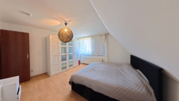 Attraktive 4-Zimmer-Wohnung mit Studio, Garten und Stellplatz in Wendisch Evern bei Lüneburg - DieMaacklerOHG (26434)