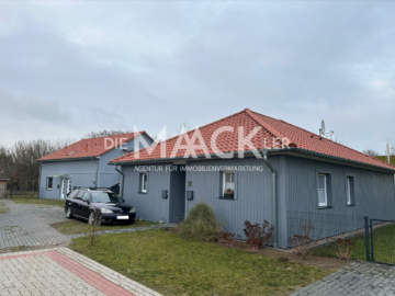 Bungalow mit 2 Einheiten und 90 m² Wohnfläche- vollvermietetes Anlageobjekt - DieMaacklerOHG (18827)