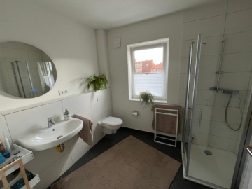 Ihr neues Zuhause: Moderne 3-Zimmer-Wohnung mit Balkon ab Dezember 2025 - Bad (17056)