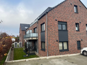 Ihr neues Zuhause: Moderne 3-Zimmer-Wohnung mit Balkon ab Dezember 2025 - Hausansicht (17050)