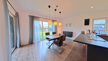 Moderne Architektur trifft Zukunftstechnik–Energieeffizientes Wohnen in ruhiger Lage von Artlenburg - Esszimmer 1 (21759)