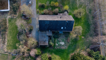 Historischer Resthof mit original ausgestatteter Kneipe und großem Grundstück - DieMaacklerOHG (21629)