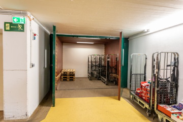 Lagerfläche im Ortskern von Adendorf – 490 m² mit Ausstattung - DieMaacklerOHG (13259)