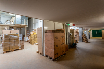 Lagerfläche im Ortskern von Adendorf – 490 m² mit Ausstattung - DieMaacklerOHG (13257)