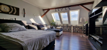 Vollvermietetes Mehrfamilienhaus mit Gewerbeeinheiten in Adendorf - DieMaacklerOHG (20211)