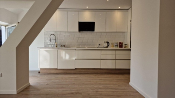 Vollvermietetes Mehrfamilienhaus mit Gewerbeeinheiten in Adendorf - DieMaacklerOHG (20222)