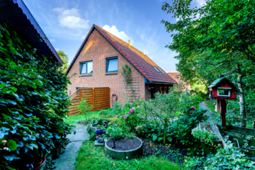 Attraktive Kapitalanlage in Neetze- vollvermietetes Zweifamilienhaus in ruhiger Lage - DieMaacklerOHG (17385)