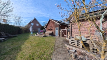 Viel Platz für die Familie: Haus mit Garten und durchdachtem Grundriss - DieMaacklerOHG (26202)