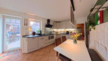 Viel Platz für die Familie: Haus mit Garten und durchdachtem Grundriss - DieMaacklerOHG (26390)