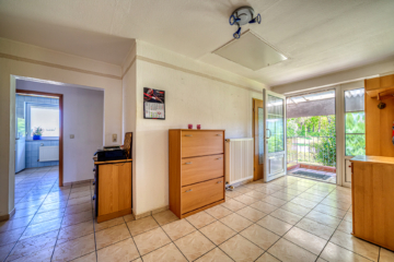 Familienfreundlicher Bungalow am Feldrand von Reppenstedt - 127 m² mit großem Keller - DieMaacklerOHG (17294)