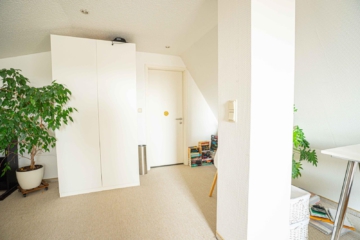 Großzügige 4- Zimmer Wohnung mit Garten in Adendorf - DieMaacklerOHG (24795)